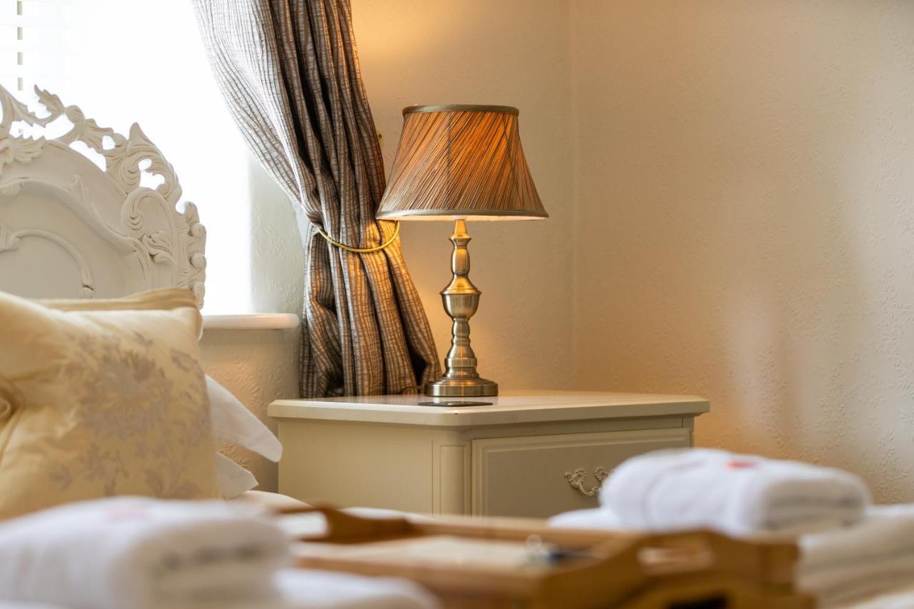 Chestnuts Guest House (Adults Only) Віндермір Екстер'єр фото