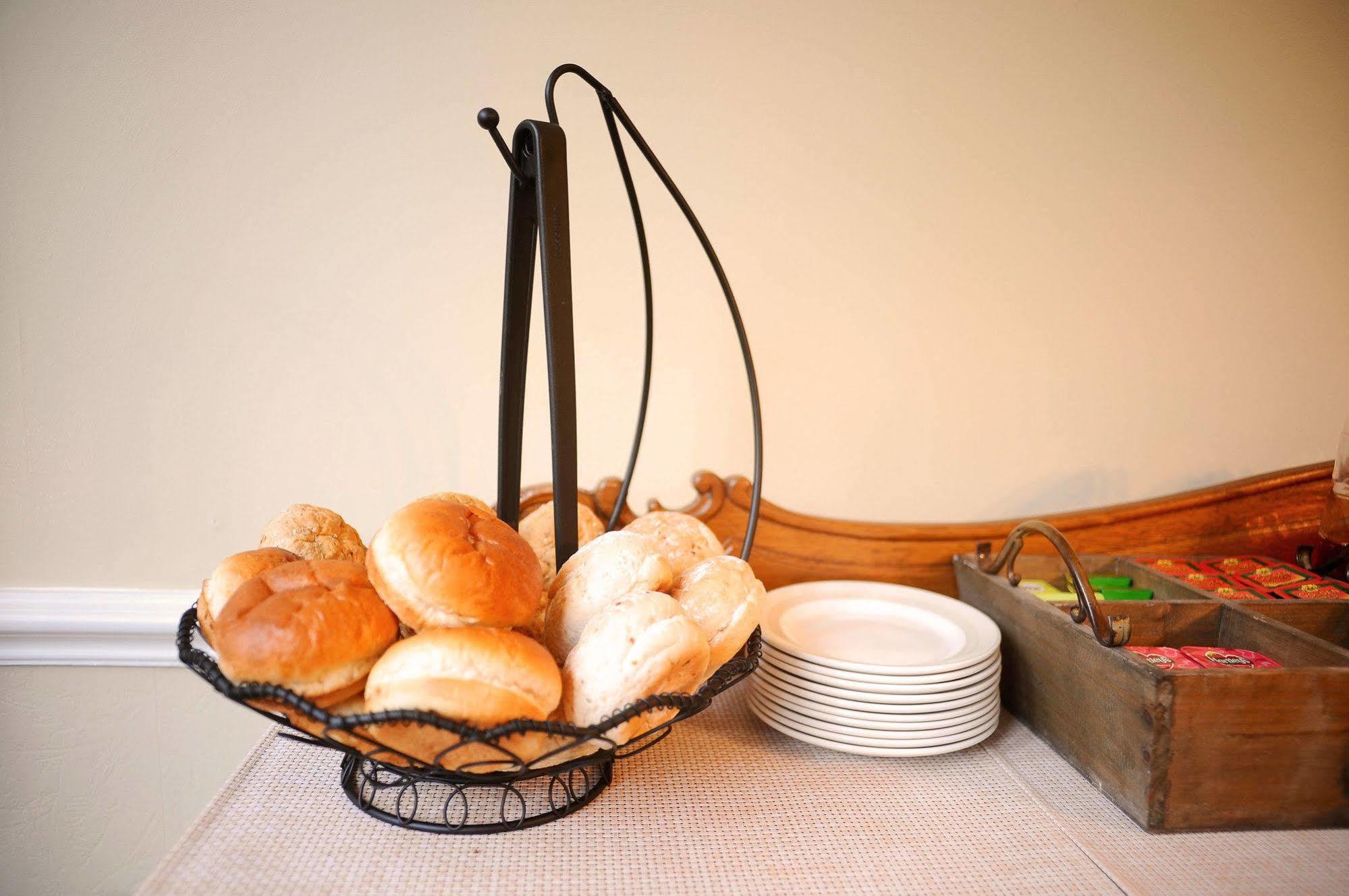 Chestnuts Guest House (Adults Only) Віндермір Екстер'єр фото